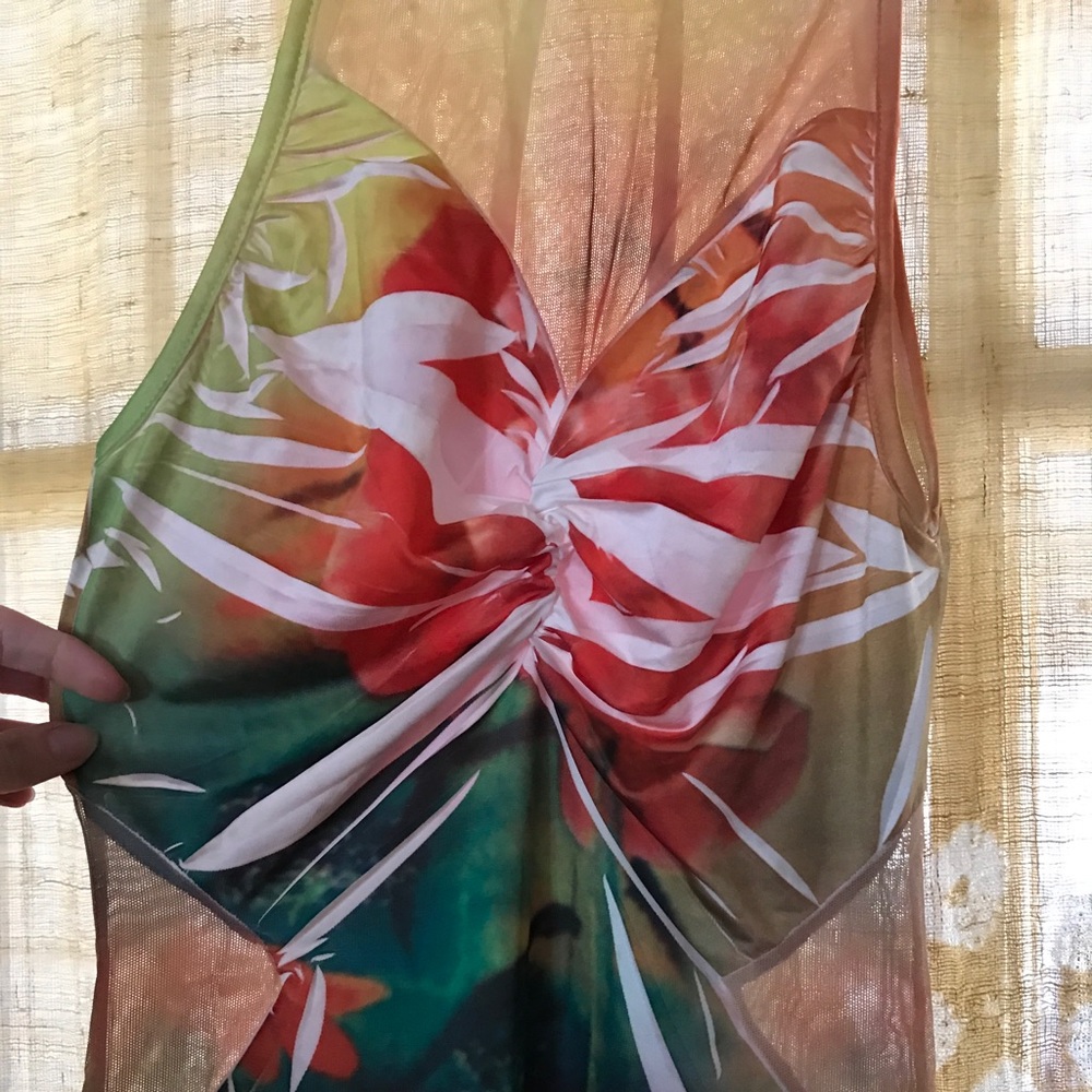 Stunning floral bodycon dress! ✨